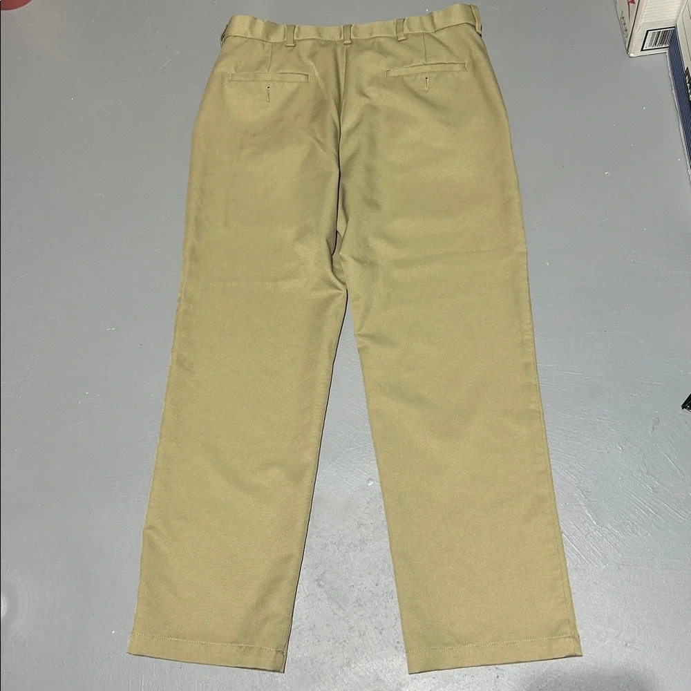 Haggar Clothing Khaki Chino Pants (Men’s 34 x 30) (Classic Fit)